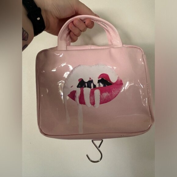 Kylie Jenner Makeup Bag - Picture 1 of 7